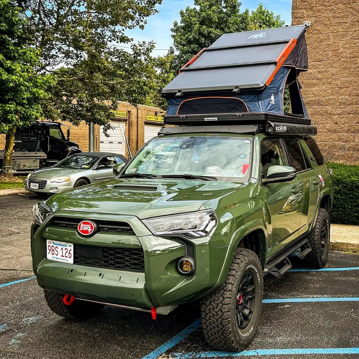 Camping rooftop tent