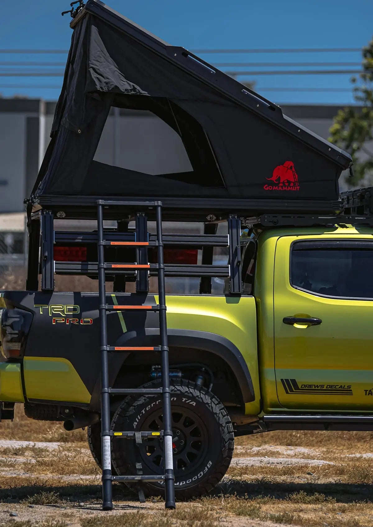 Wind-resistant rooftop tent