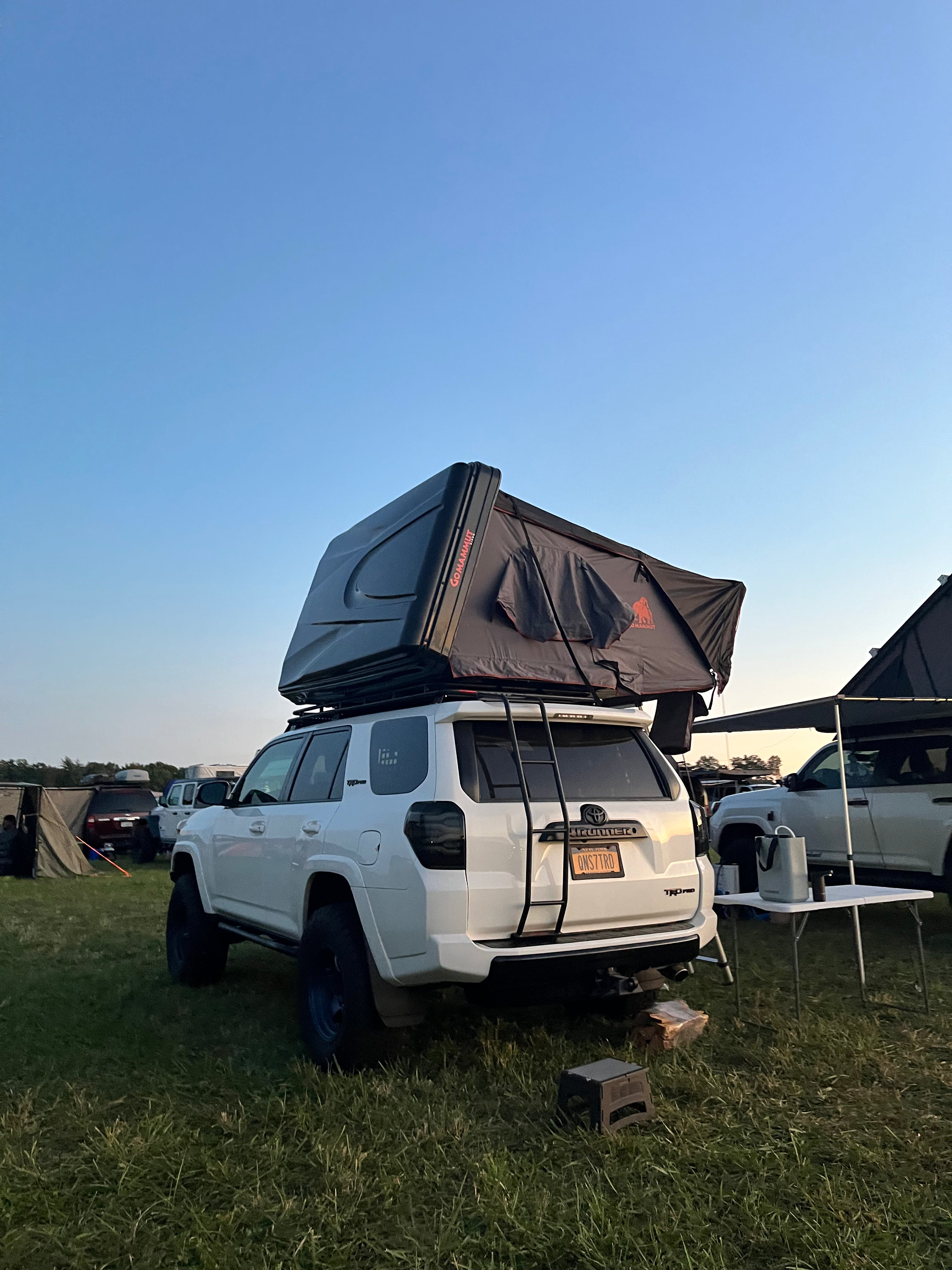 Skylight roof tent